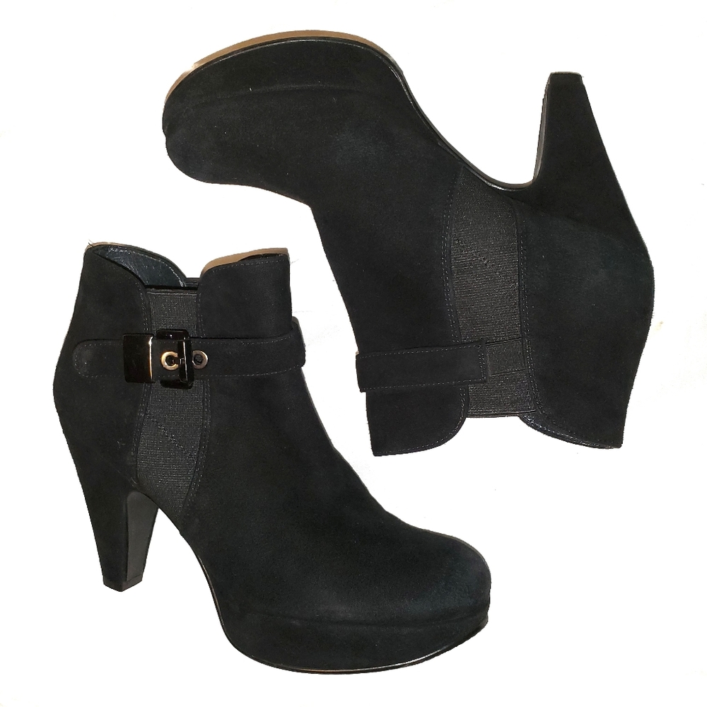 Stuart Weitzman black suede ankle boots with buckle size 6